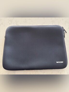 Incase Laptop Sleeve